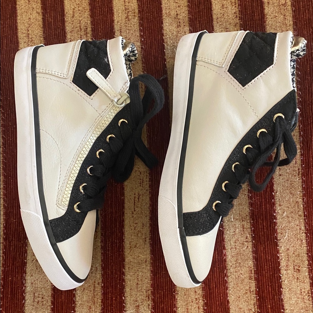 Guess Black and White Sneakers with gold and silver accents. Size 6 1/2 - Picture 5 of 15